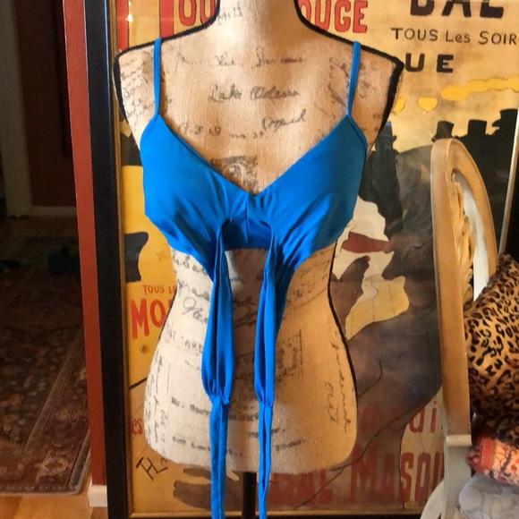 Beautiful blue bikini top M/L D/DD cup 😍💙☀️🌴💕 - Picture 7 of 12